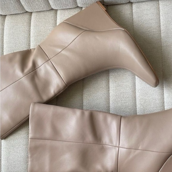 Trendy Women's Boots Size 7 Women’s Wedge Boots Taupe Tan Brown Neutral Midcalf - Picture 2 of 2